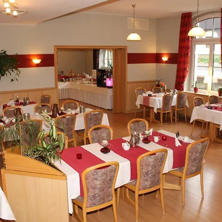 호텔 Am Berg Garni