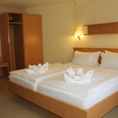 호텔 Am Berg Garni 쿠로르트오이빈