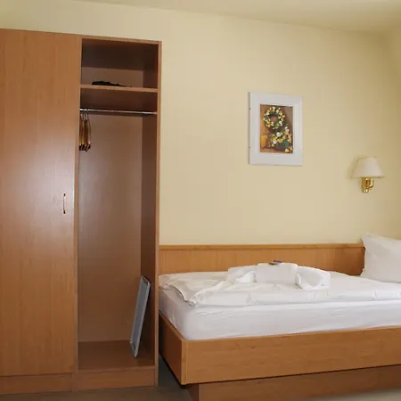 호텔 Am Berg Garni 쿠로르트오이빈