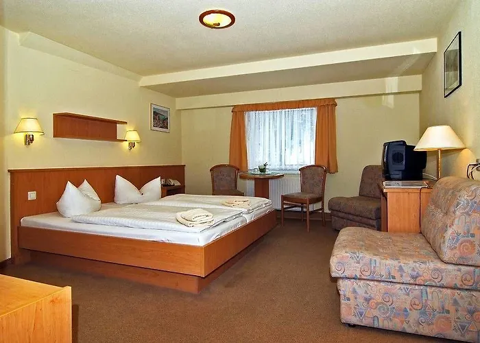 Hotel Am Berg Oybin Garni